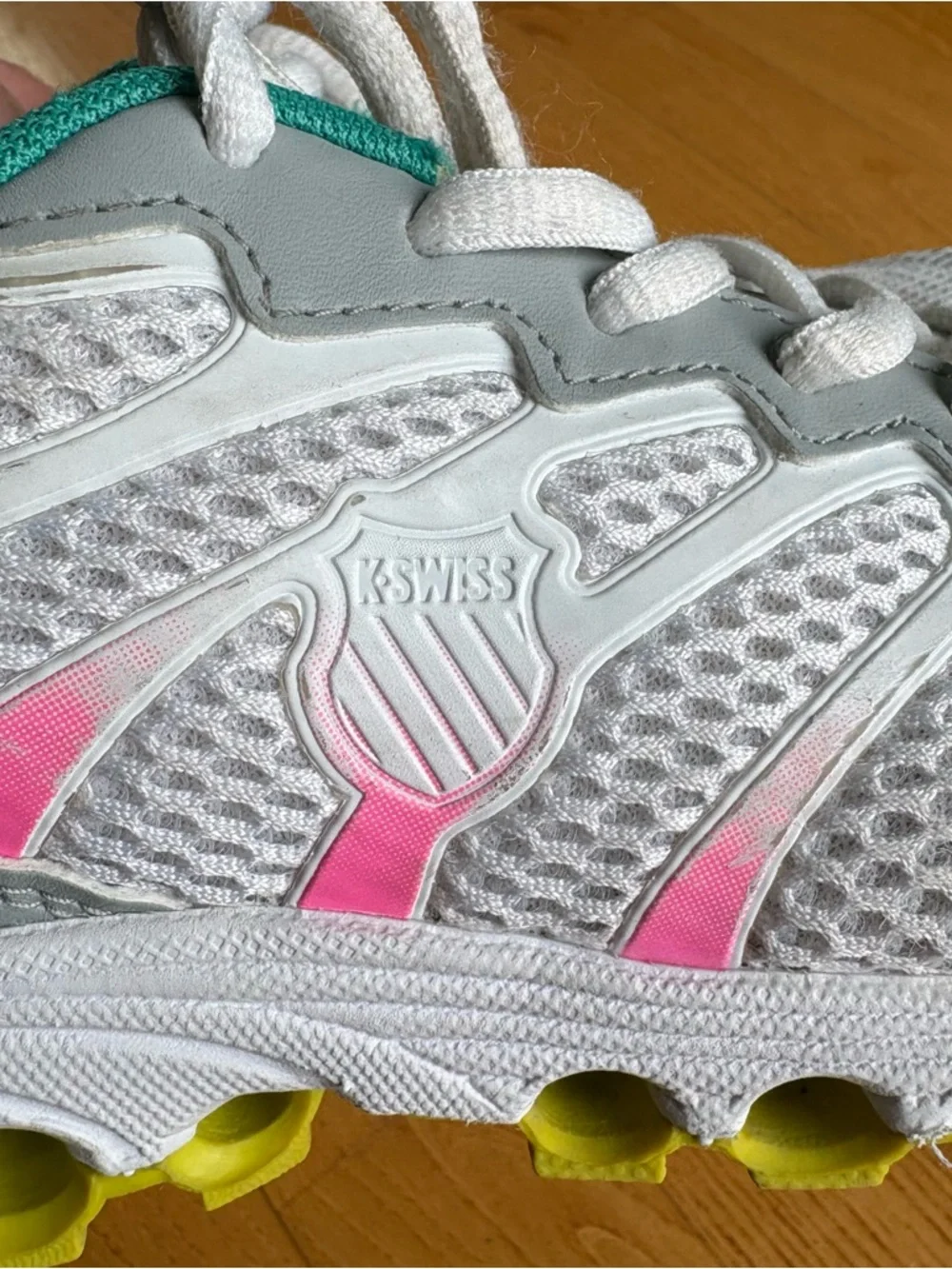 K-Swiss Tubes Sneakers shoes Comfort 200 Neon Pink Teal Youth Girls Size 3.5Y